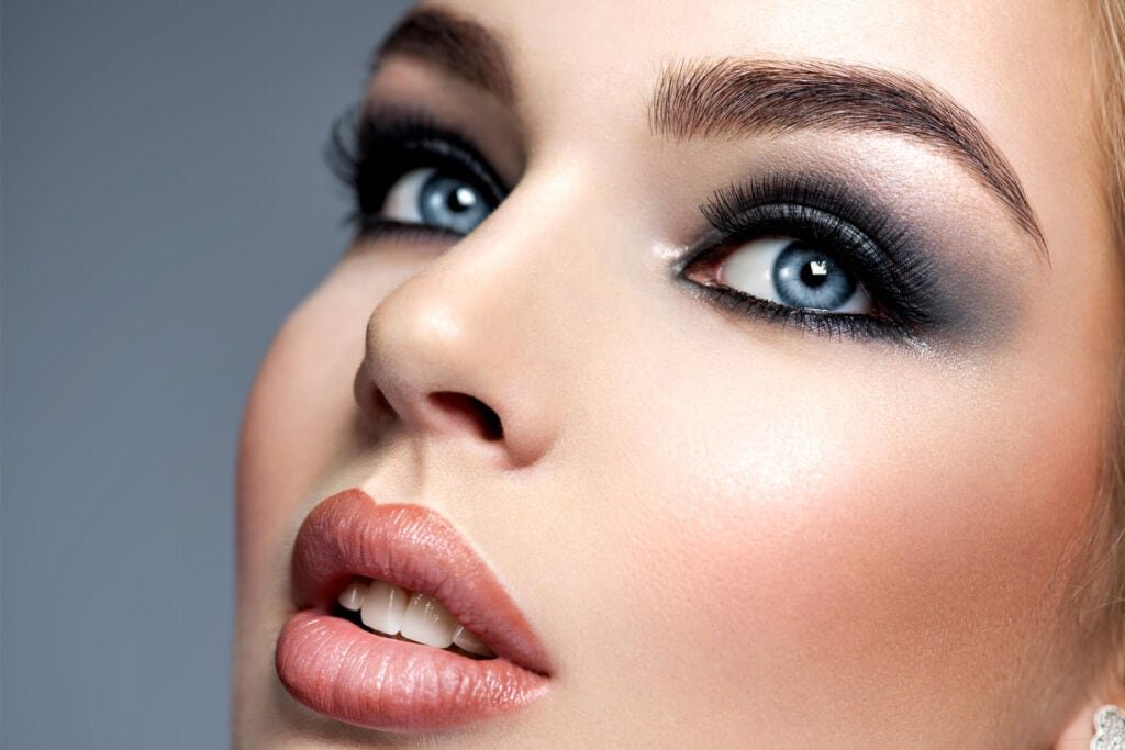 Are Synthetic Fiber Eyelash Extensions Harmful