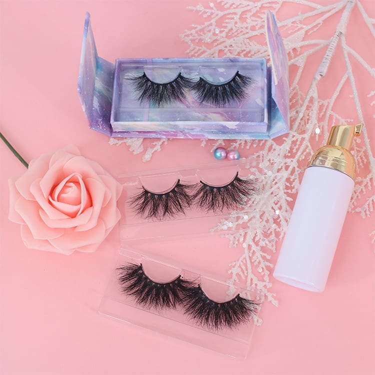 What Are The Best False Eyelashes For Everyday Wear